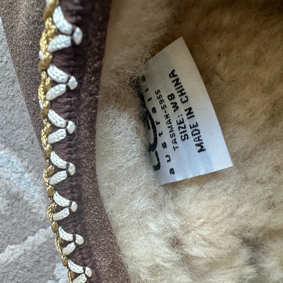 Women’s UGG Tasman in Chocolate. BARELY EVER WORN. Original w/ tan sole - Picture 4 of 5